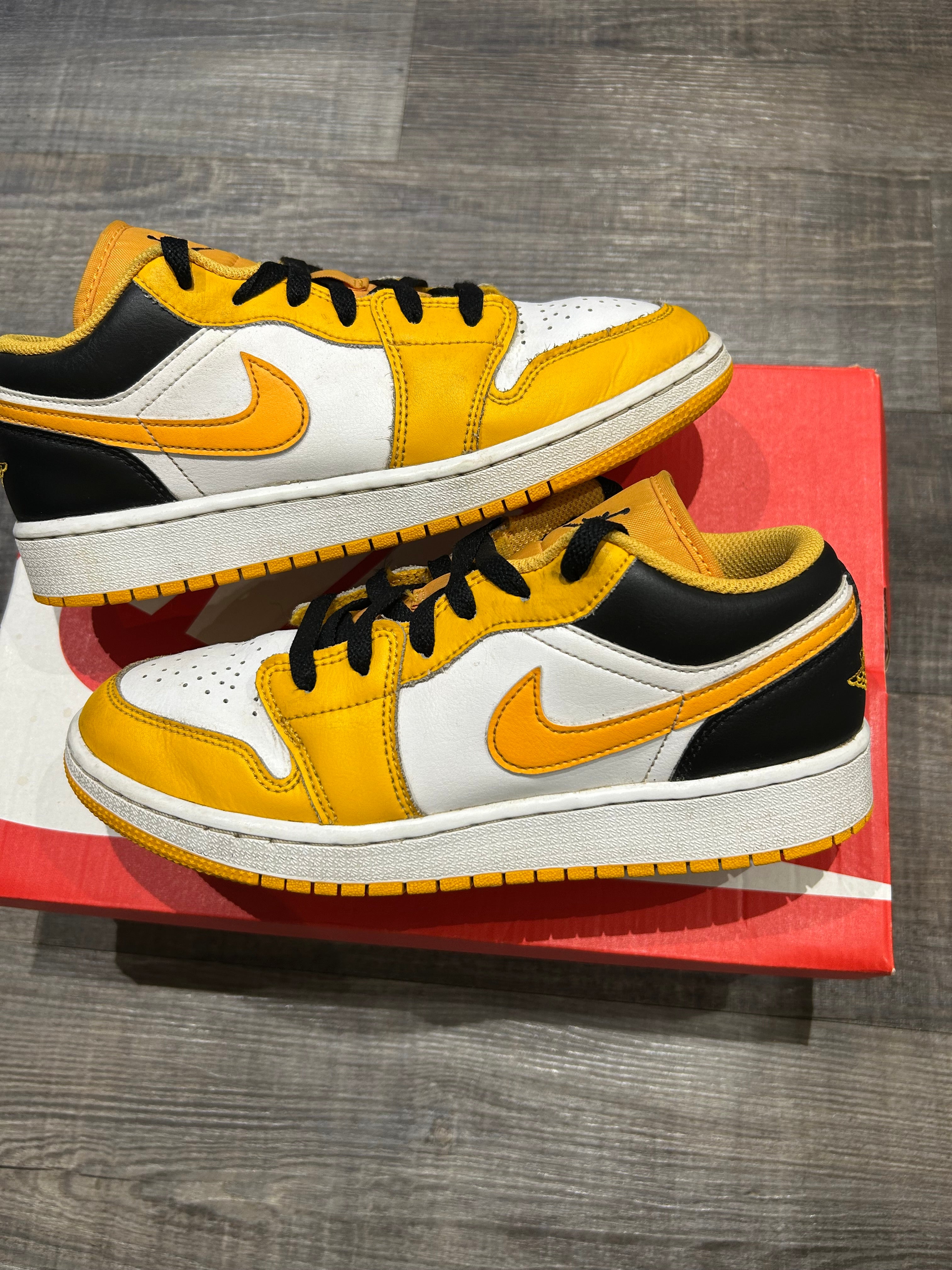 Nike Jordan 1 Low Black/Yellow/White